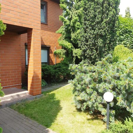Ochota Forest Guest House وارسو المظهر الخارجي الصورة