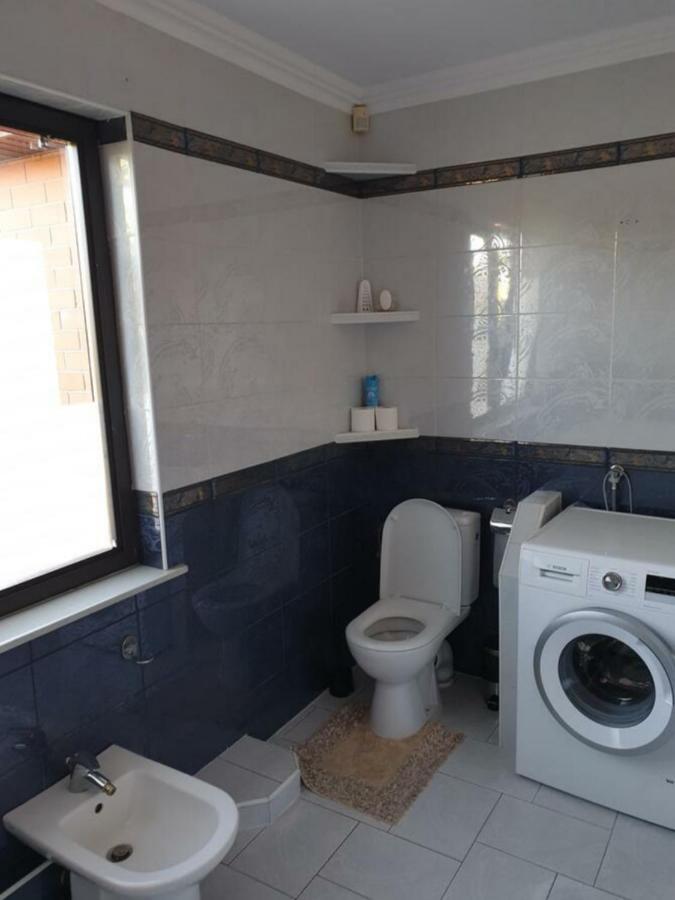 Ochota Forest Guest House وارسو الغرفة الصورة
