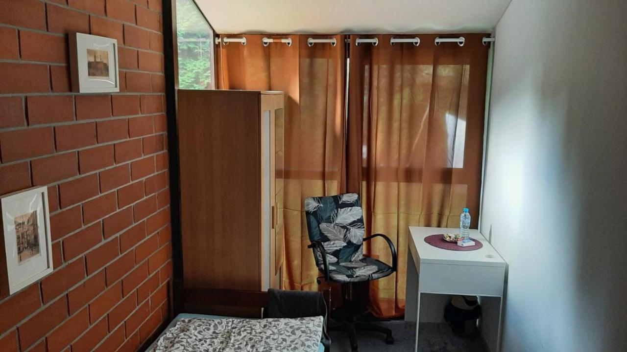 Ochota Forest Guest House وارسو المظهر الخارجي الصورة