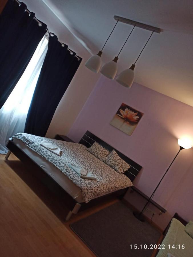 Ochota Forest Guest House وارسو المظهر الخارجي الصورة