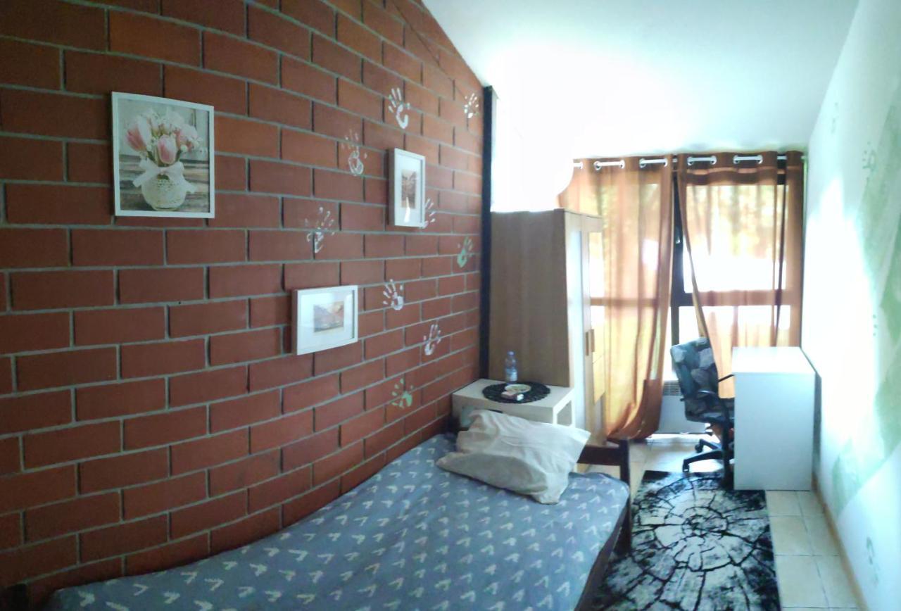 Ochota Forest Guest House وارسو المظهر الخارجي الصورة