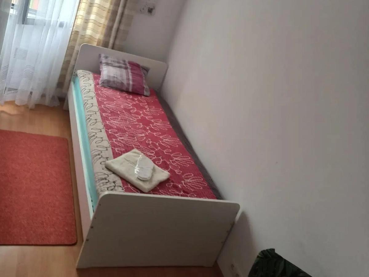 Ochota Forest Guest House وارسو المظهر الخارجي الصورة