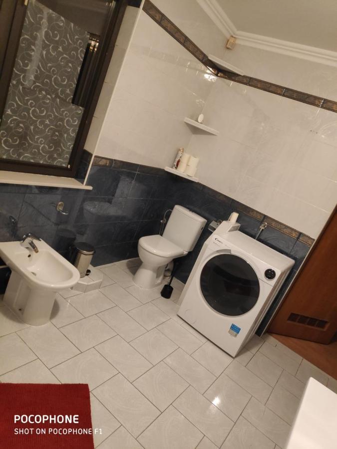 Ochota Forest Guest House وارسو الغرفة الصورة