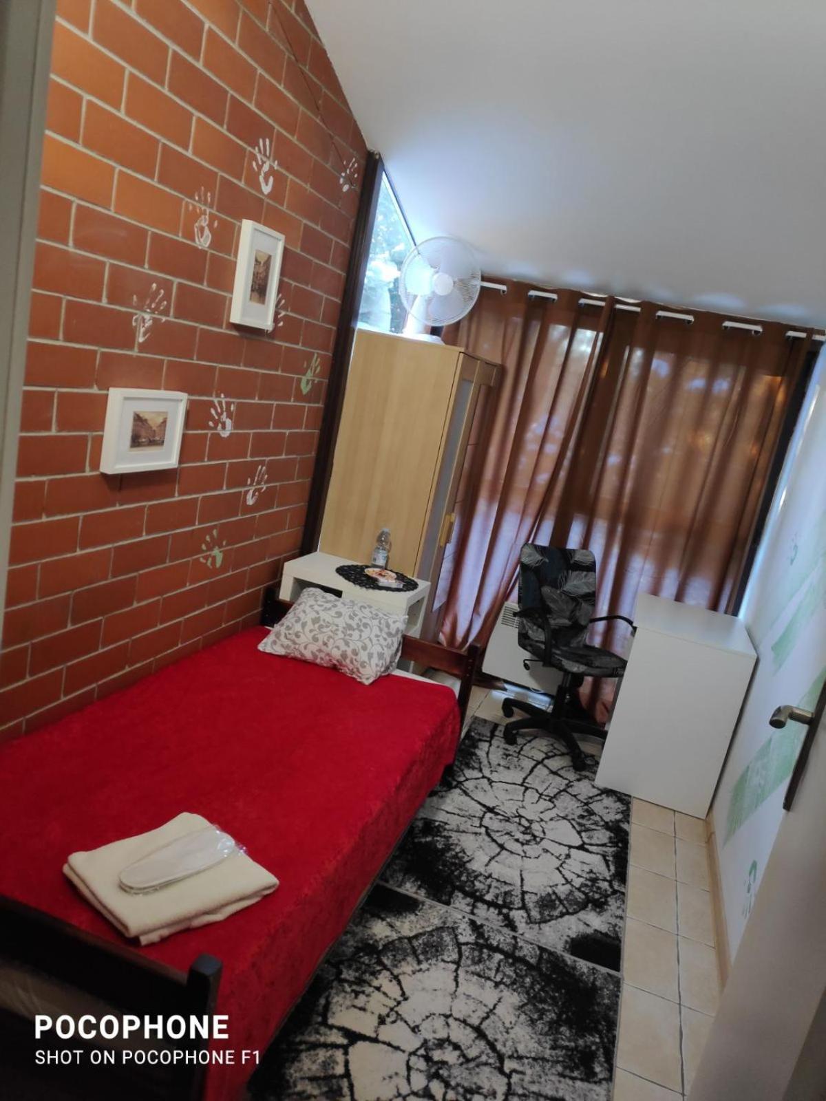 Ochota Forest Guest House وارسو المظهر الخارجي الصورة