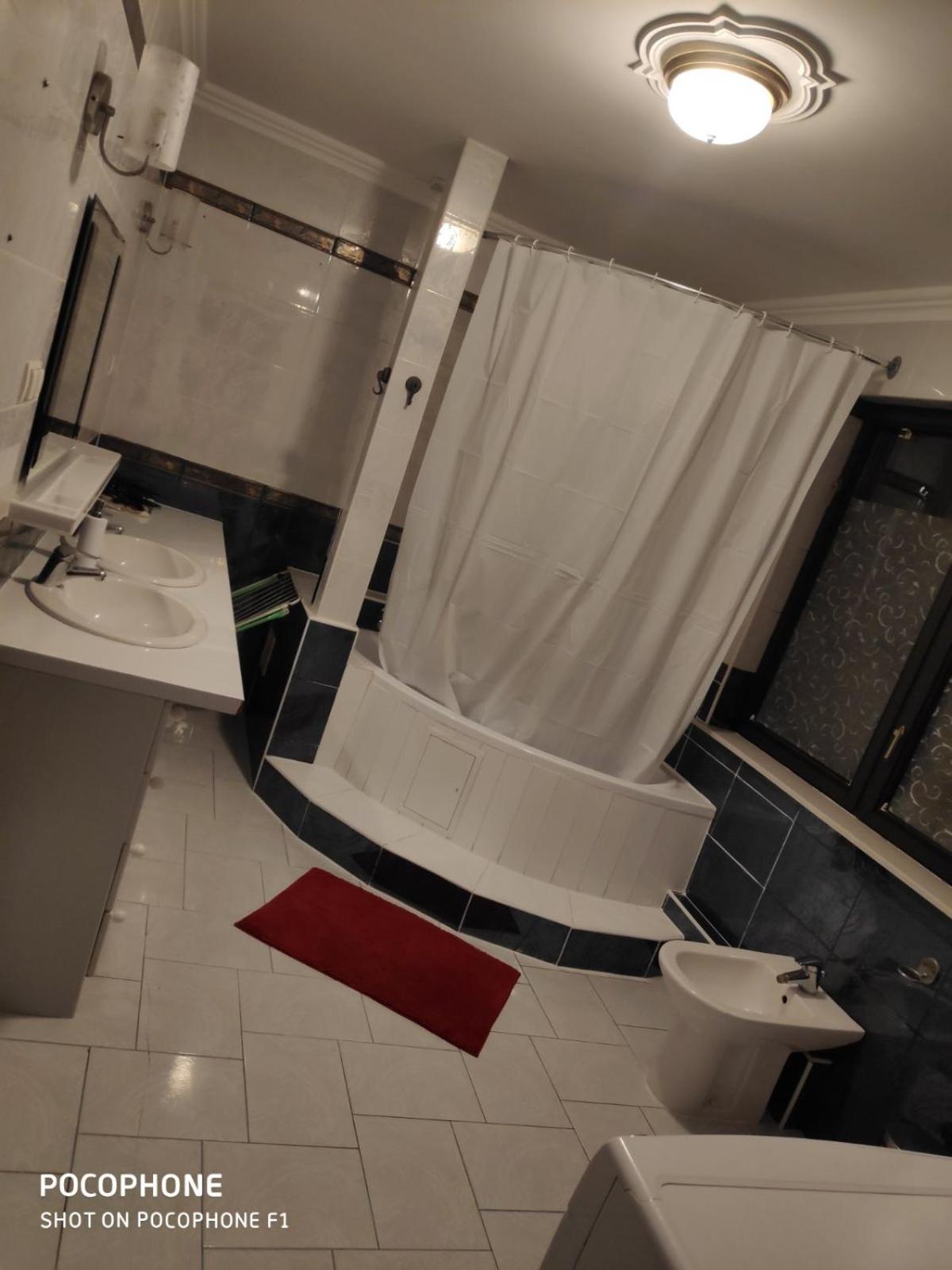 Ochota Forest Guest House وارسو الغرفة الصورة